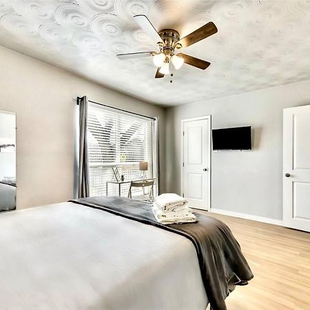 City Outside & Tranquility Inside Dallas Exterior foto