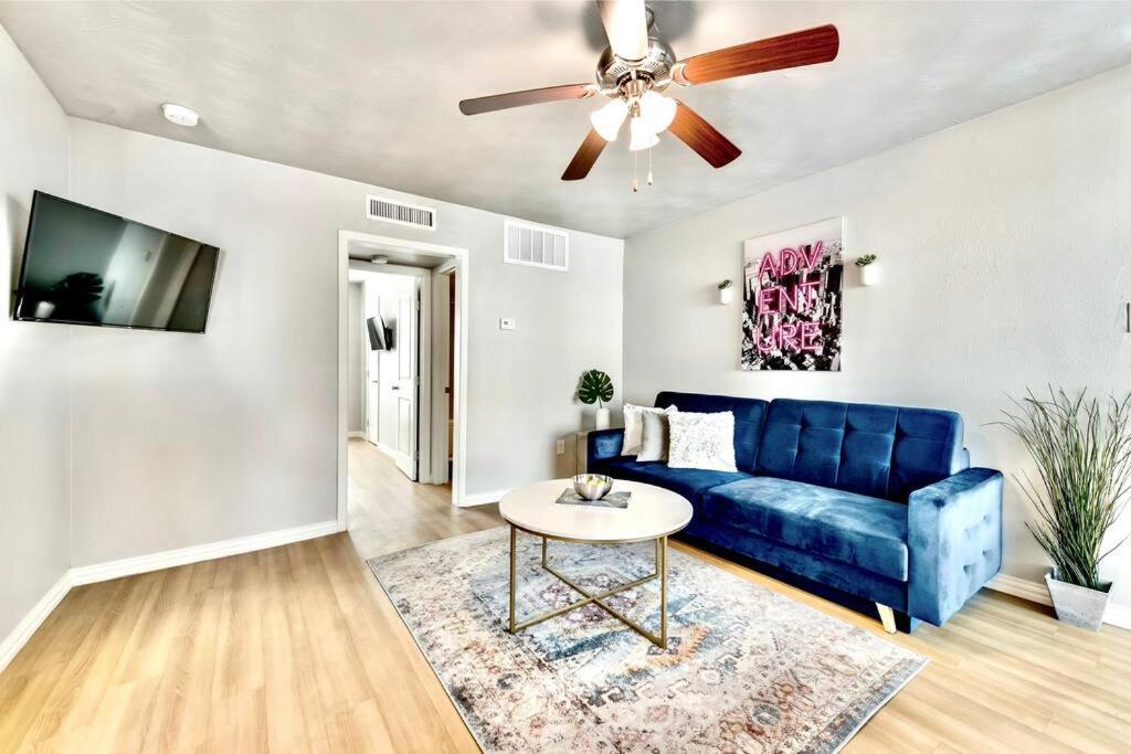 City Outside & Tranquility Inside Dallas Exterior foto